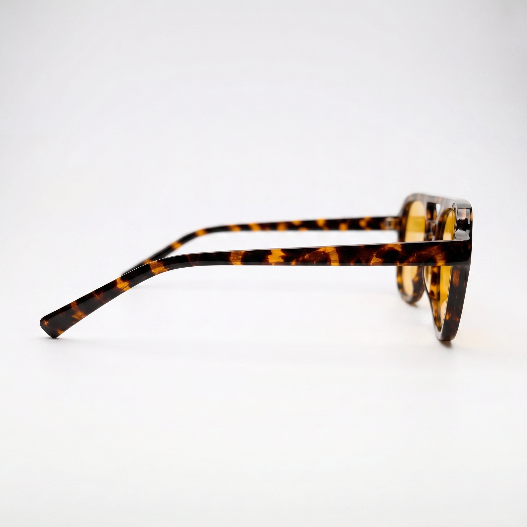 Aviator Nordic Ember — Seitenansicht rechts