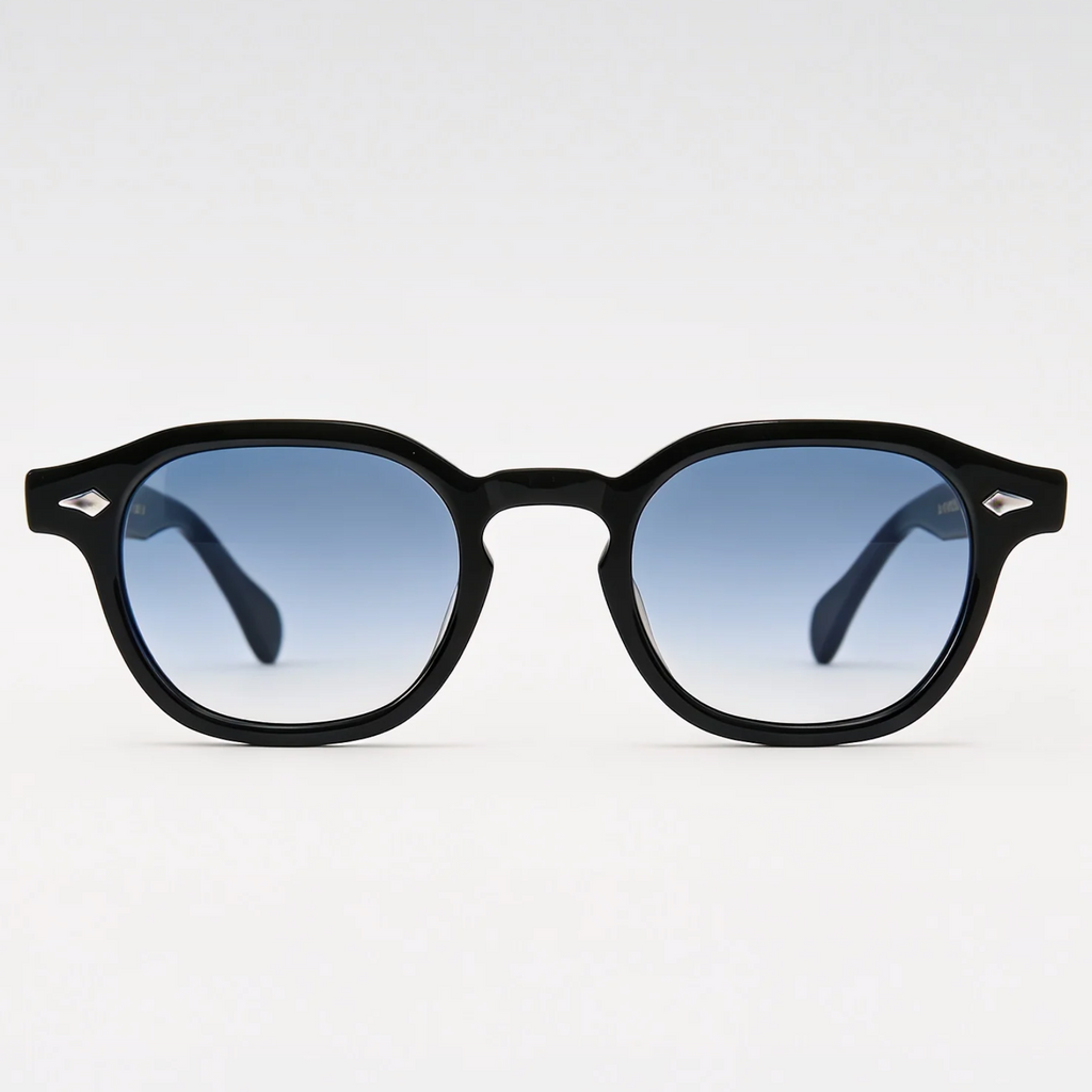 Wayfarer Polar Dusk — Frontalansicht: schwarzer Hochglanz-Acetat-Rahmen mit blau verlaufenden Gläsern und silbernen Rauten-Nieten